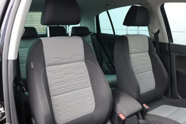 Volkswagen Golf (2012) thumbnail 5