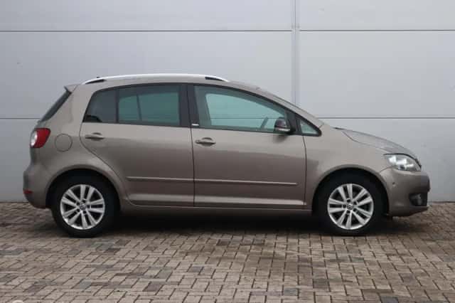 Volkswagen Golf (2012) thumbnail 2