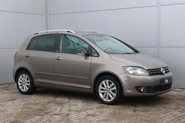 Volkswagen Golf (2012) thumbnail 3