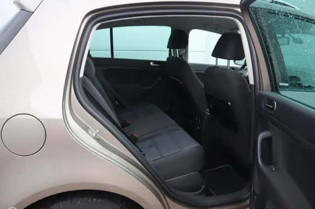 Volkswagen Golf (2012) thumbnail 4