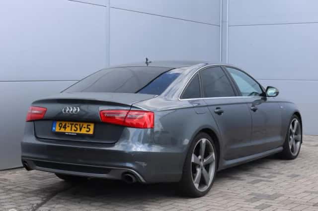 Audi A6 (2012) thumbnail 3