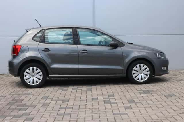 Volkswagen Polo (2012) thumbnail 2