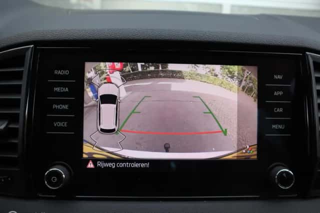Škoda Karoq (2021) thumbnail 6