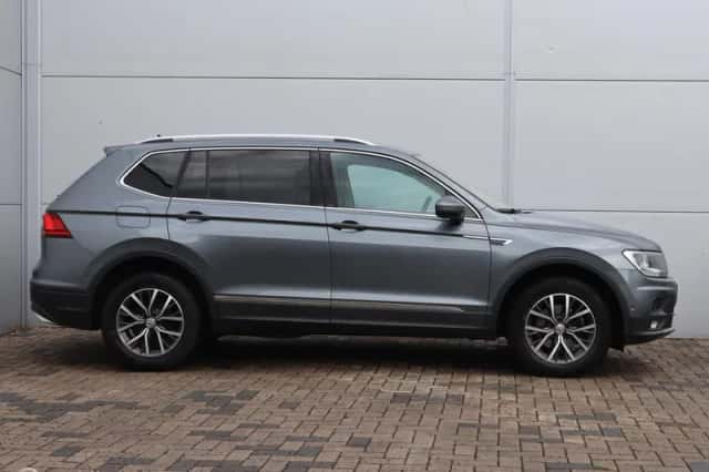 Volkswagen Tiguan (2021) thumbnail 2