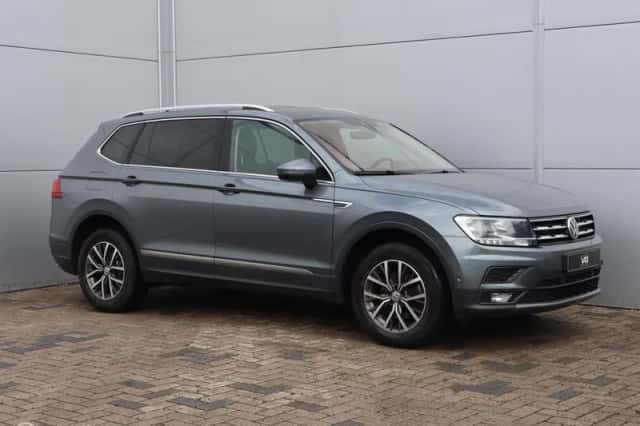 Volkswagen Tiguan (2021) thumbnail 3