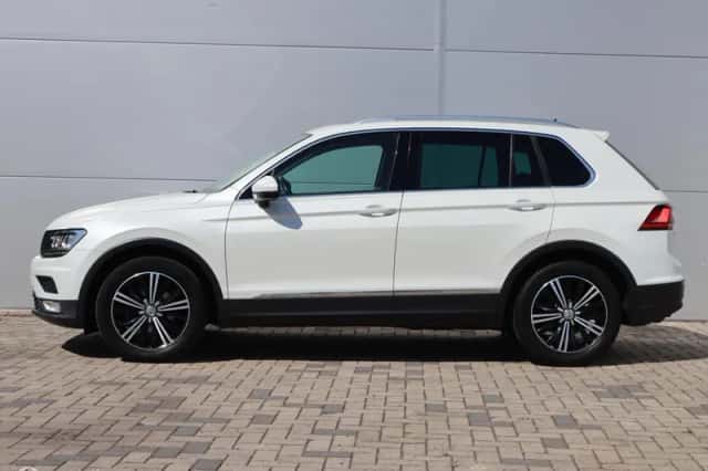 Volkswagen Tiguan (2017) thumbnail 2