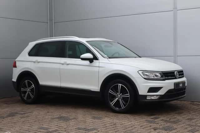 Volkswagen Tiguan (2017) thumbnail 2
