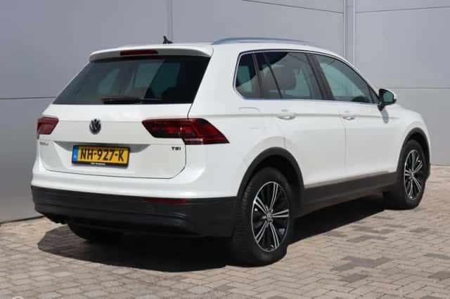 Volkswagen Tiguan (2017) thumbnail 3