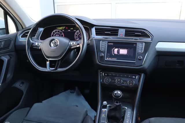 Volkswagen Tiguan (2017) thumbnail 4