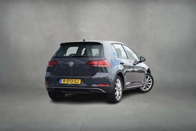 Volkswagen Golf (2019) thumbnail 3
