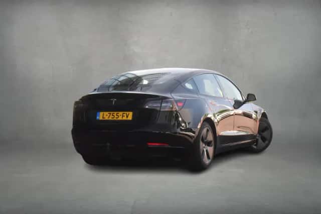 Tesla Model 3 (2021) thumbnail 3