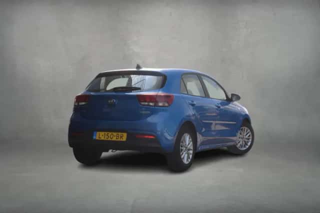 Kia Rio (2021) thumbnail 3