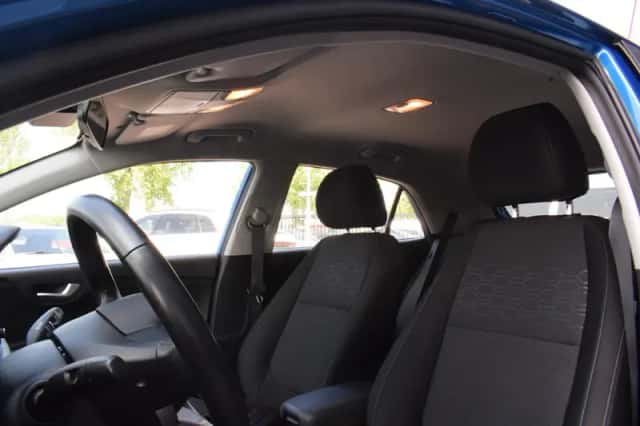 Kia Rio (2021) thumbnail 5