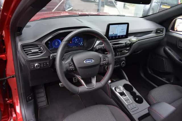 Ford Kuga (2021) thumbnail 4