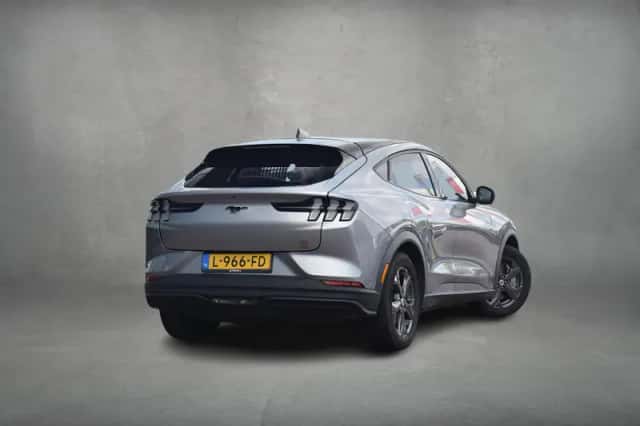 Ford Mustang Mach-E (2021) thumbnail 3