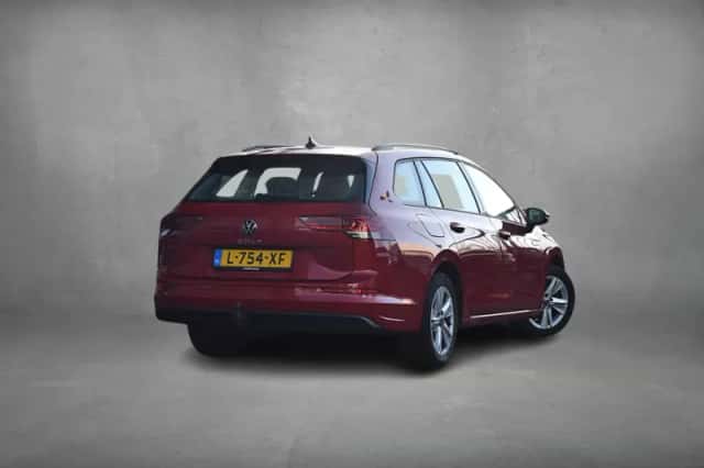 Volkswagen Golf (2021) thumbnail 3