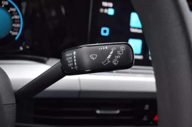 Volkswagen Golf (2021) thumbnail 23