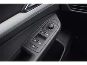 Volkswagen Golf (2021) thumbnail 24