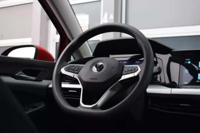 Volkswagen Golf (2021) thumbnail 28