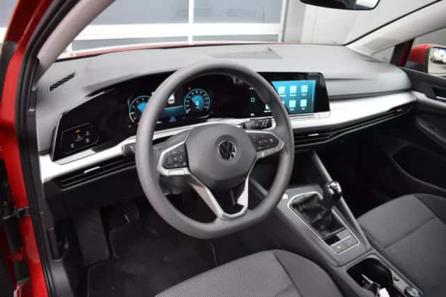 Volkswagen Golf (2021) thumbnail 4