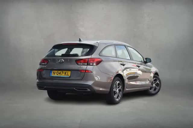 Hyundai i30 (2021) thumbnail 3