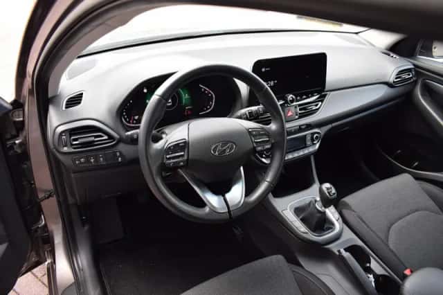 Hyundai i30 (2021) thumbnail 4
