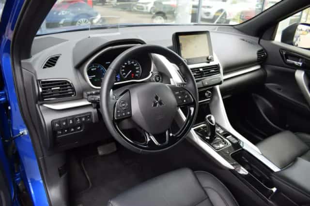 Mitsubishi Eclipse Cross (2022) thumbnail 4