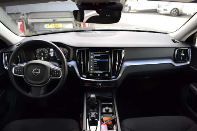 Volvo V60 (2021) thumbnail 12