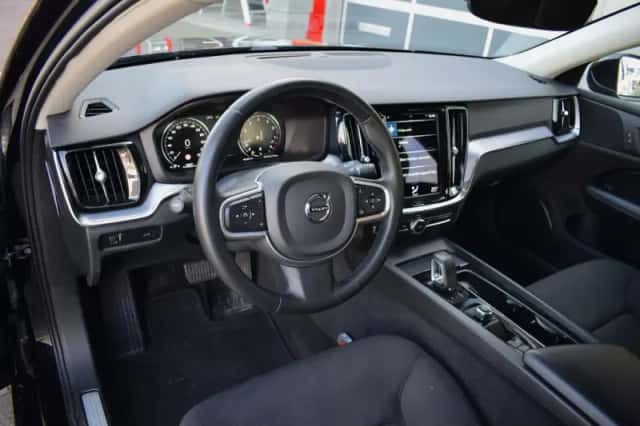Volvo V60 (2021) thumbnail 4