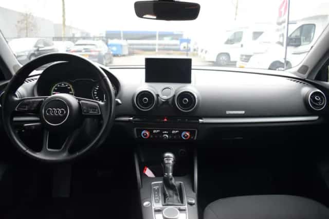 Audi A3 (2017) thumbnail 12