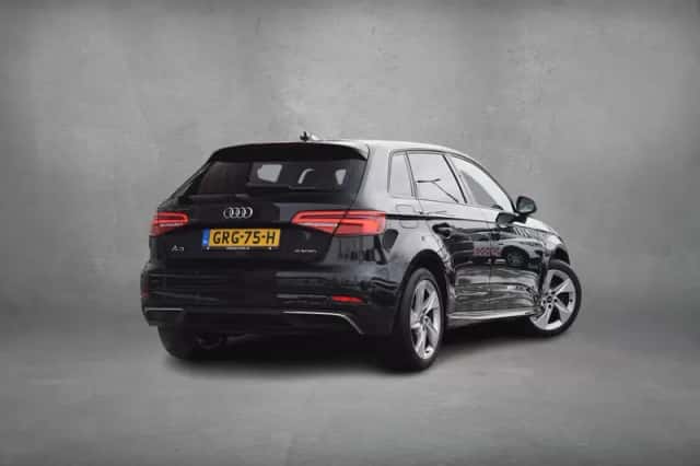 Audi A3 (2017) thumbnail 3