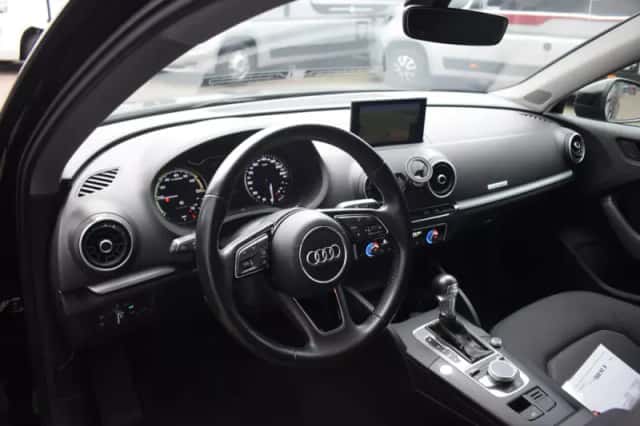 Audi A3 (2017) thumbnail 4