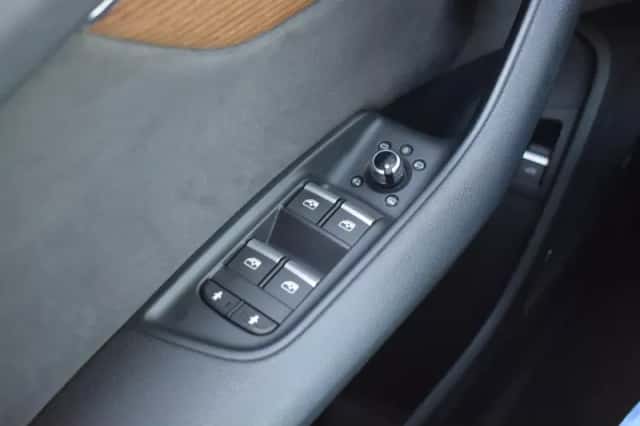 Audi Q7 (2015) thumbnail 30