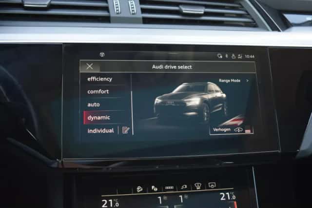 Audi e-tron (2022) thumbnail 17