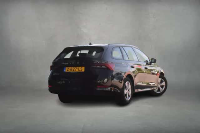 Škoda Octavia (2024) thumbnail 3
