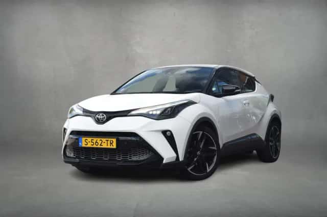 Toyota C-HR (2023) thumbnail 2
