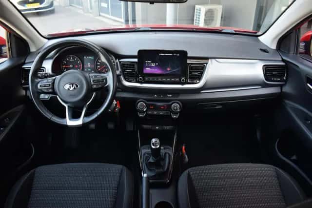 Kia Stonic (2021) thumbnail 12
