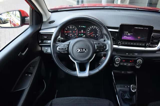 Kia Stonic (2021) thumbnail 16