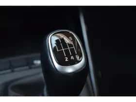 Kia Stonic (2021) thumbnail 18