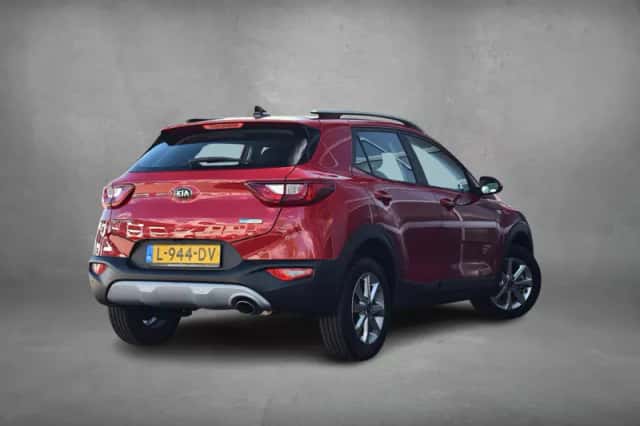 Kia Stonic (2021) thumbnail 3