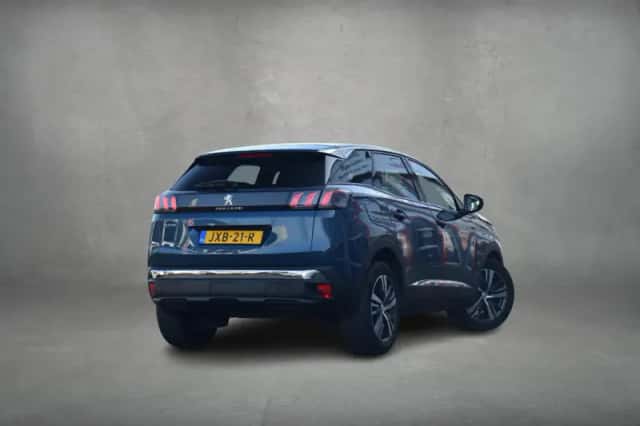 Peugeot 3008 (2022) thumbnail 3