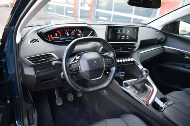 Peugeot 3008 (2022) thumbnail 4