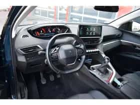 Peugeot 3008 (2022) thumbnail 4