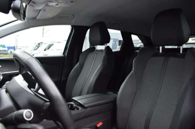 Peugeot 3008 (2022) thumbnail 5