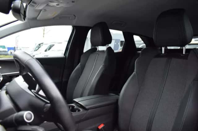 Peugeot 3008 (2022) thumbnail 5