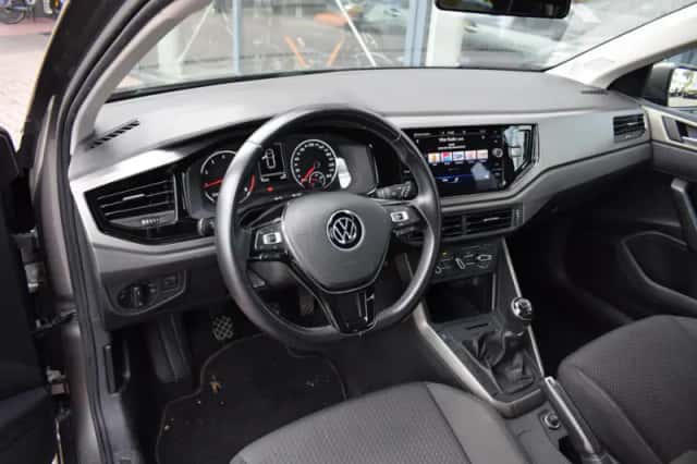 Volkswagen Polo (2021) thumbnail 4