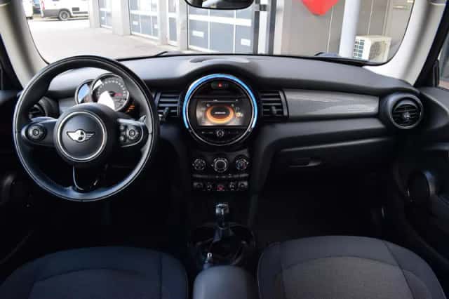 MINI Cooper (2016) thumbnail 12