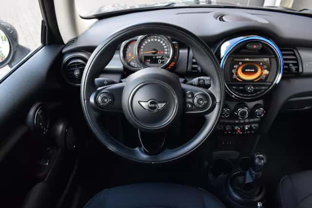 MINI Cooper (2016) thumbnail 13