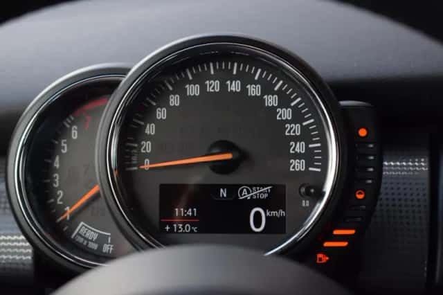 MINI Cooper (2016) thumbnail 14
