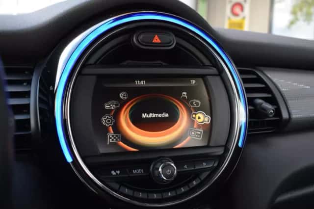 MINI Cooper (2016) thumbnail 15